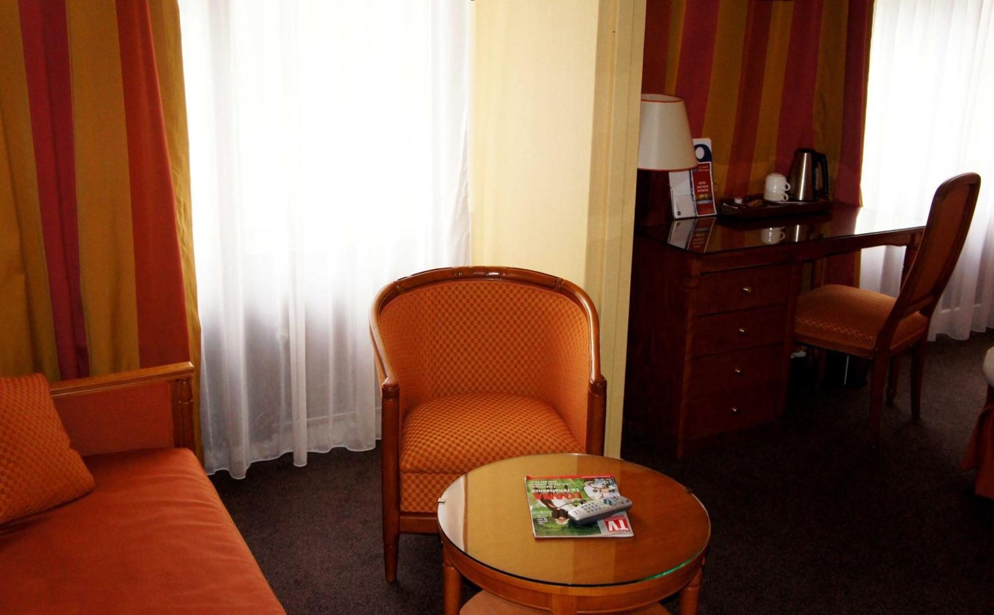 Hotel Le Grand Monarque Melun Exteriér fotografie
