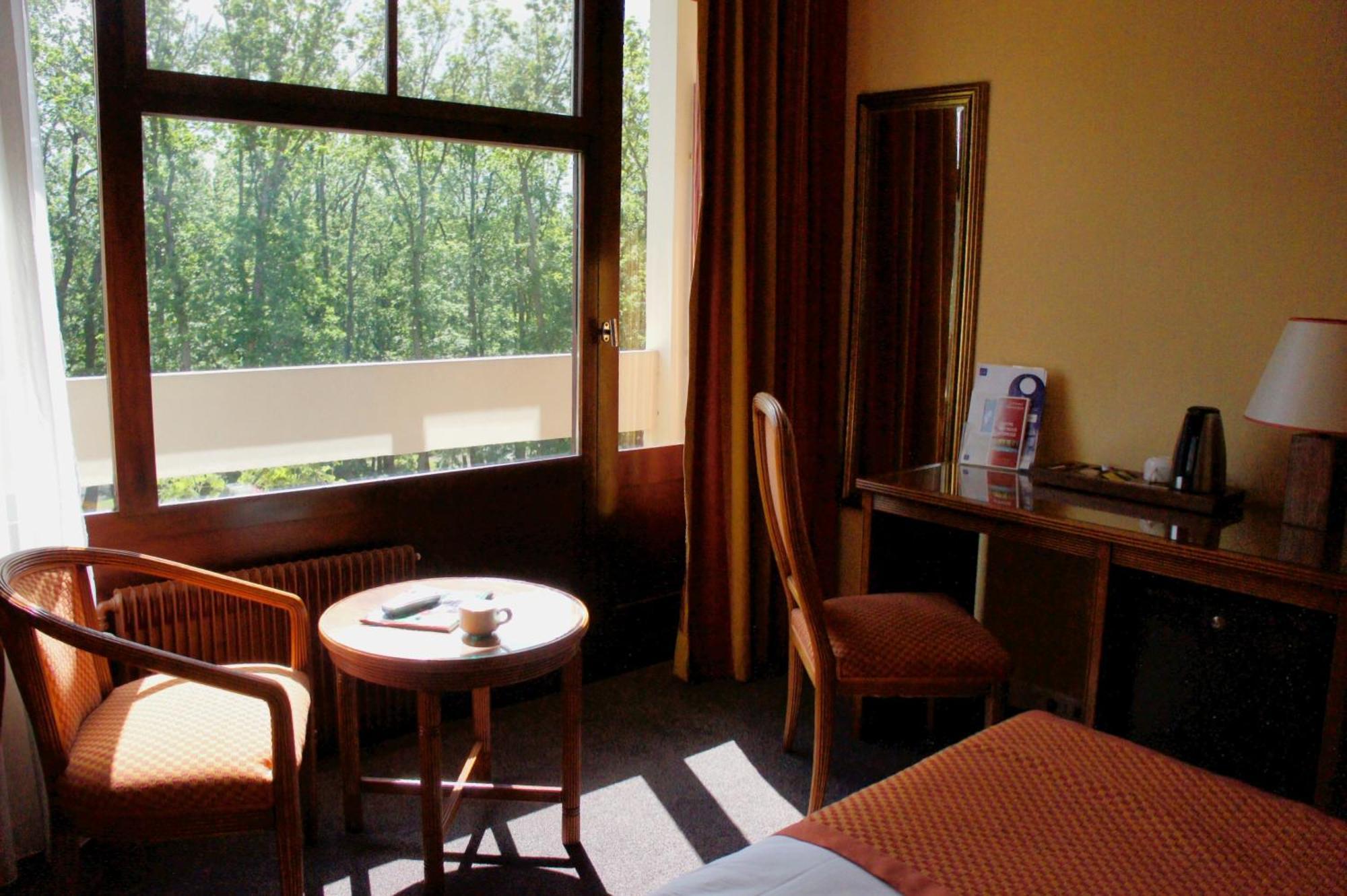 Hotel Le Grand Monarque Melun Exteriér fotografie